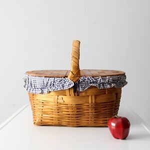 1950s Vintage Wicker Picnic Basket with Gingham Lining